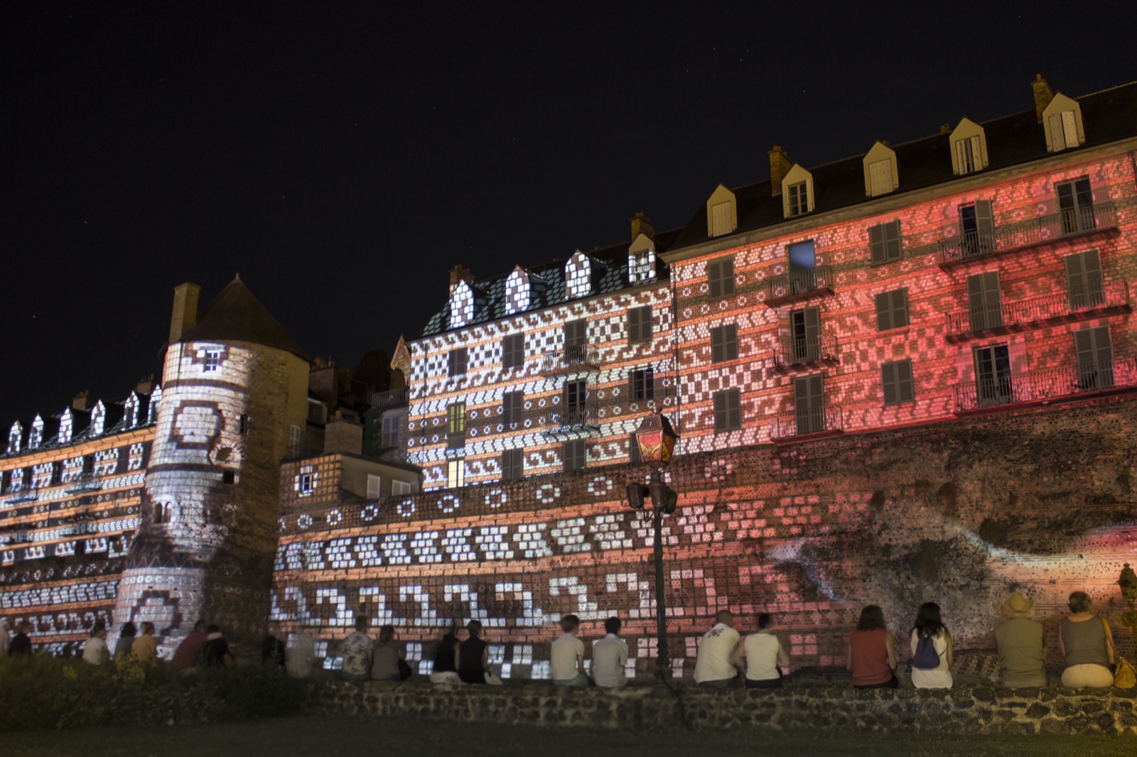 La Nuit des Chimères sur l’enceinte romaine du Mans